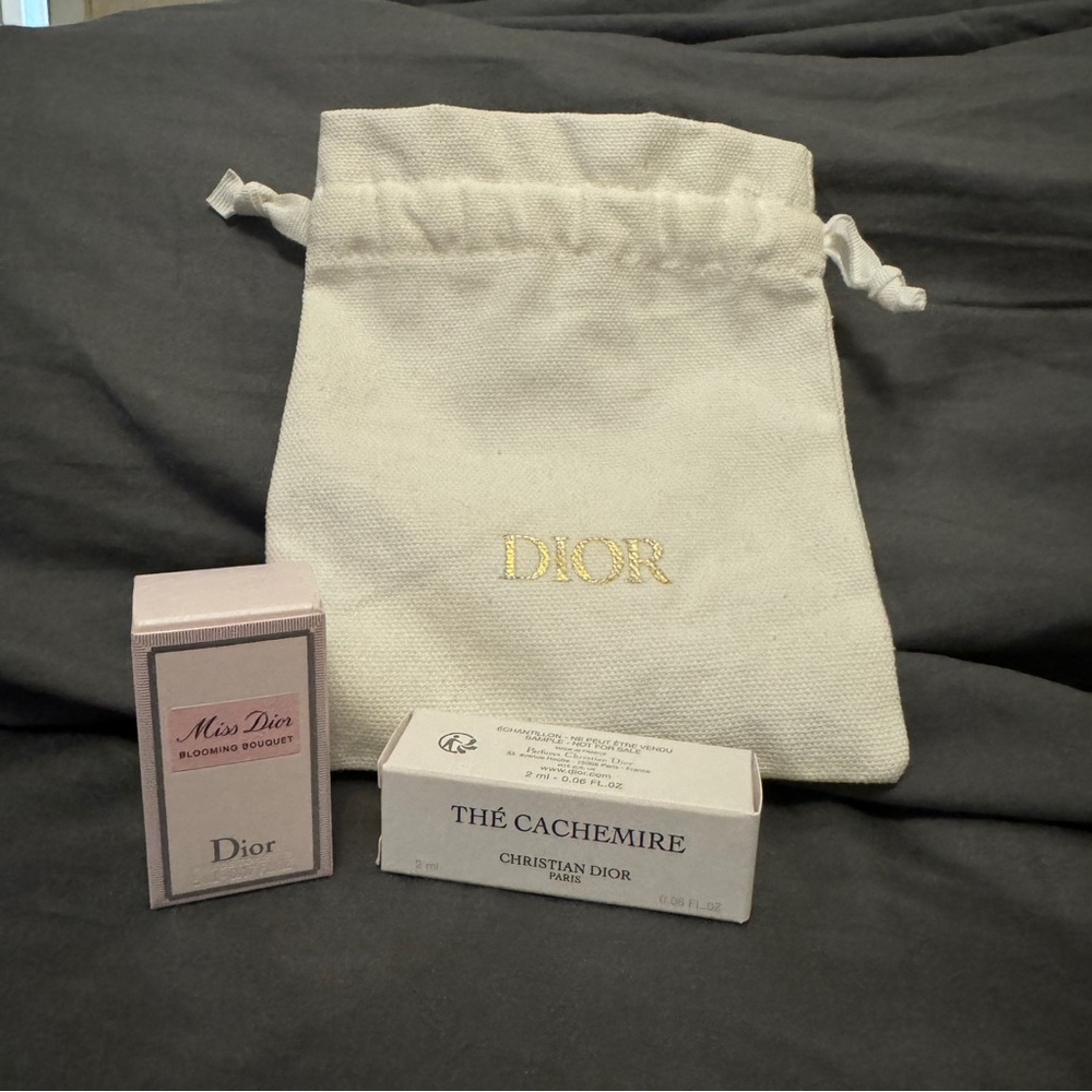 Dior Gift Bag With Samples Including Miss Dior Blooming Bouquet Miniature